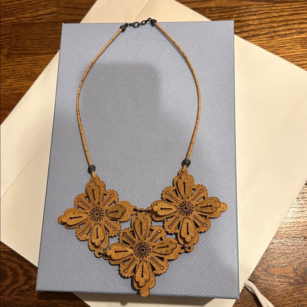 Brown Floral Pendant Necklace